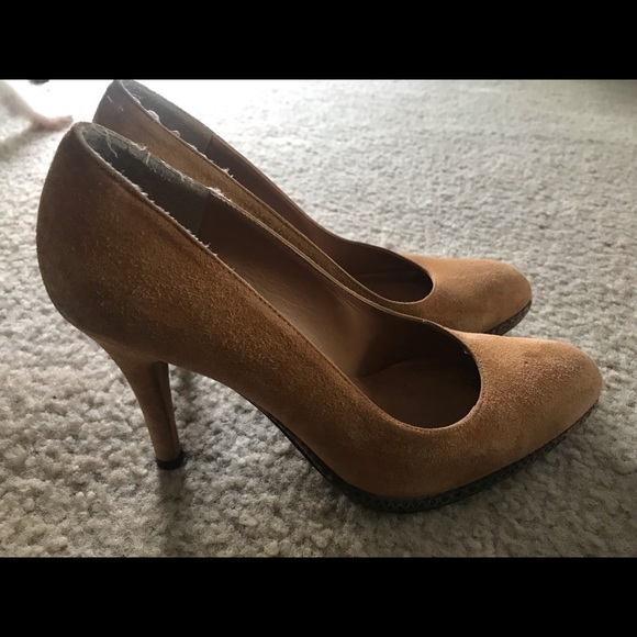 Stuart Weitzman light brown suede pumps - Picture 2 of 5